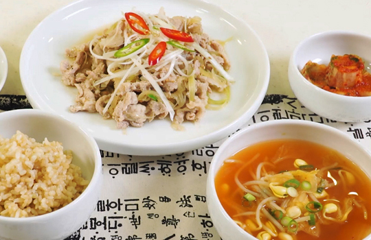 韓国料理教室～醬油味の豚プルコギとキムチと豆もやしのスープ