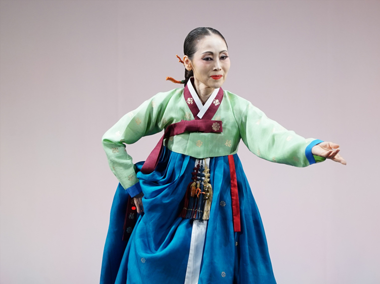 舞台「タルグボル（達句伐）立舞 」