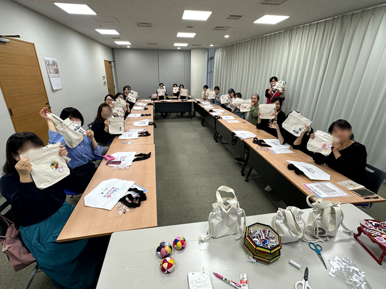 コスメポーチ作りの様子