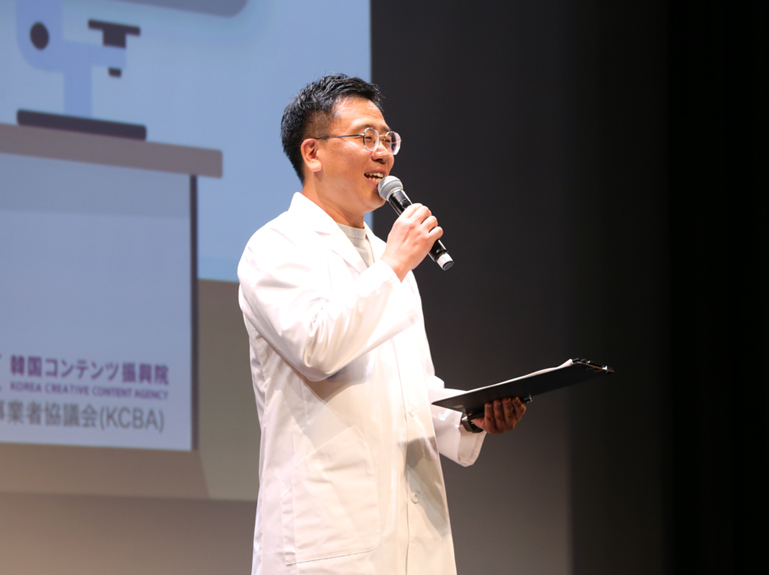 番組MCの古家正亨さん