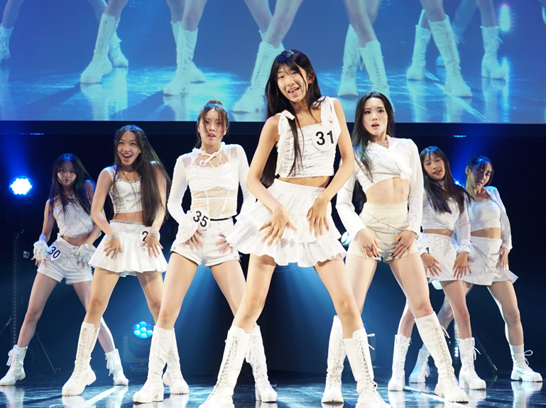 참가자들의 무대