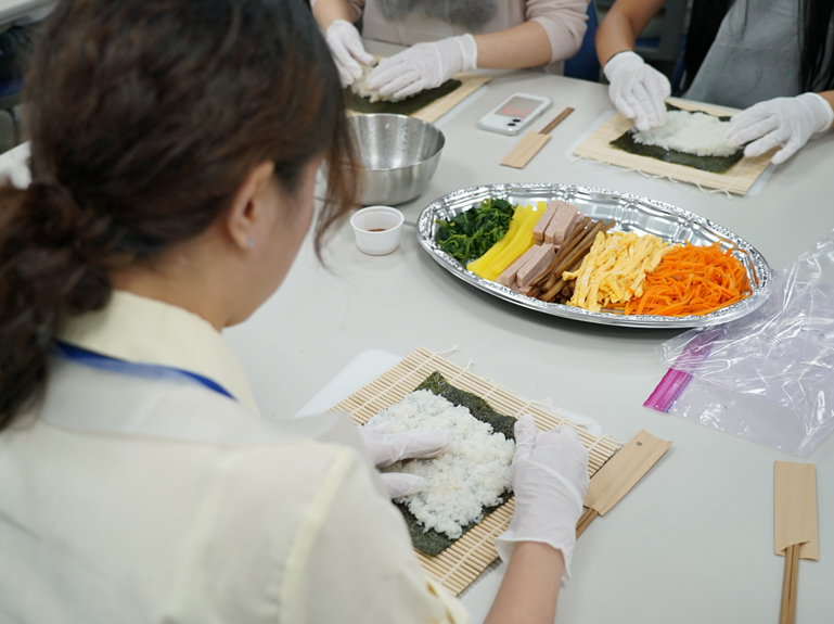 人気のキンパプ作りに挑戦