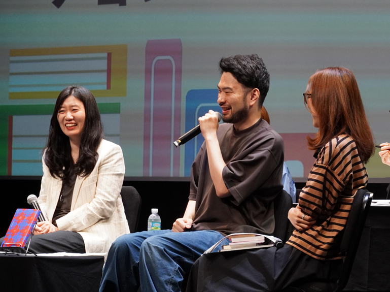 チョン・セラン作家と小川哲作家の韓日SF作家対談