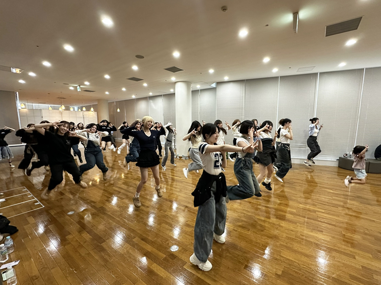 K-POP 댄스 체험 풍경