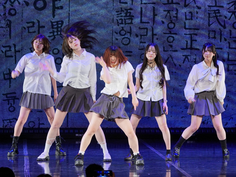 ステージアトラクション部門発表の様子