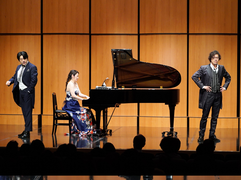 韓日男子アーティストの共演舞台