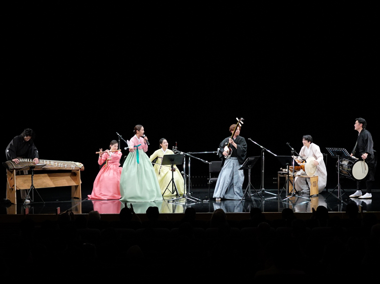 韓国と日本の協演