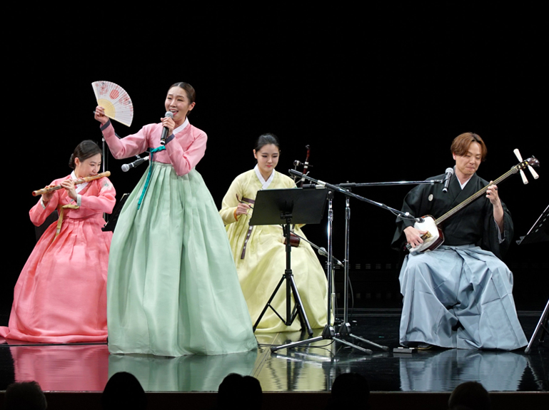 韓国と日本の協演