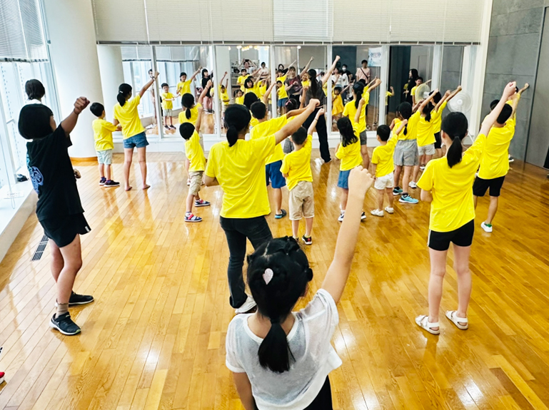 K-POPダンス体験の様子