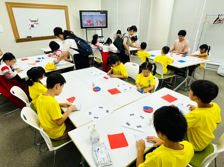 折り紙で作る韓国国旗(太極旗)