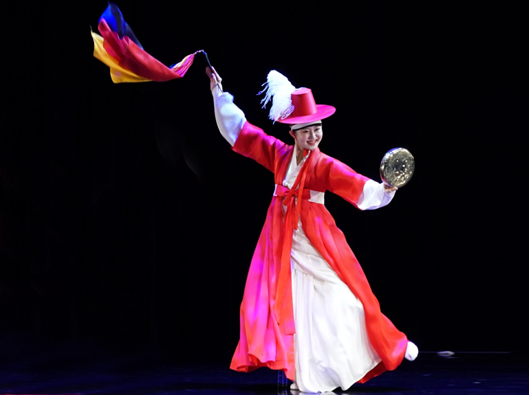 韓国伝統舞踊「チンセチュム」