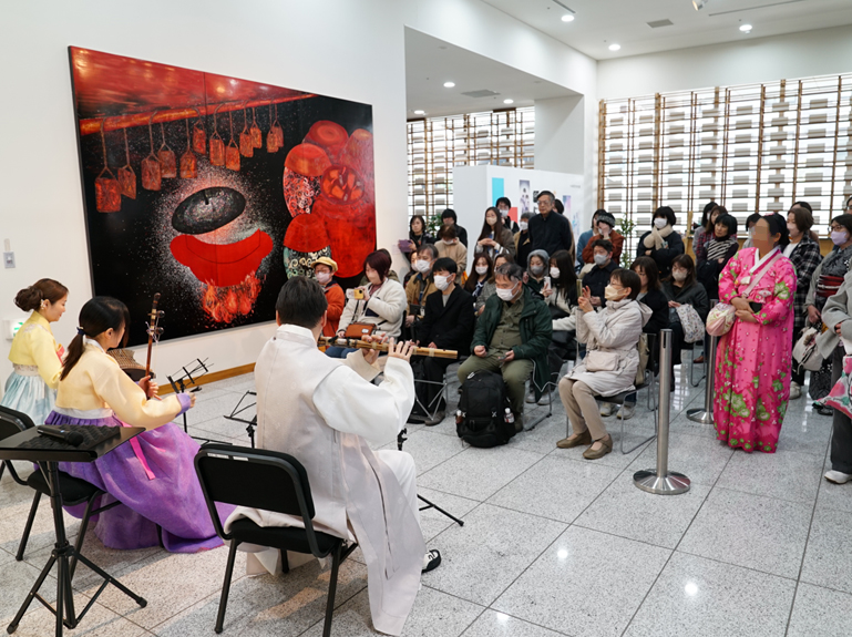 로비에서 개최된 미니 콘서트