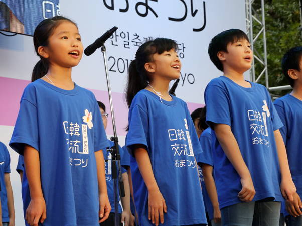 祝賀公演：韓日小中学生による合唱