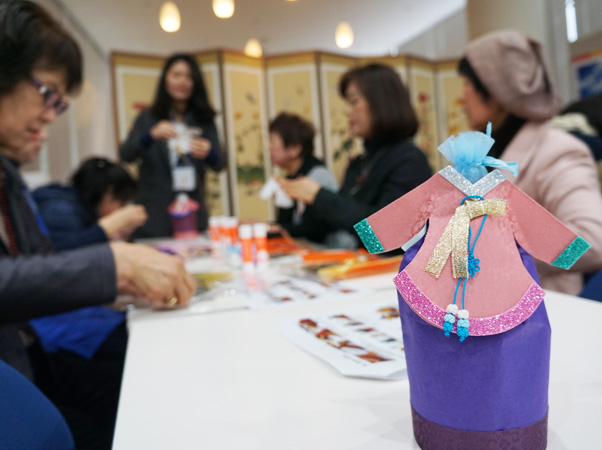 韓紙工芸作り体験で人気だった韓服をモチーフにした韓紙ポプリ