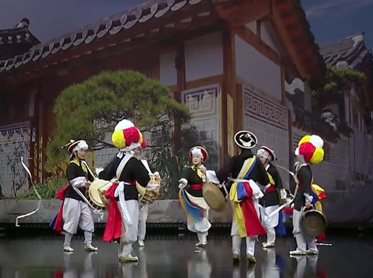 한국전통타악기과 무용의 협연