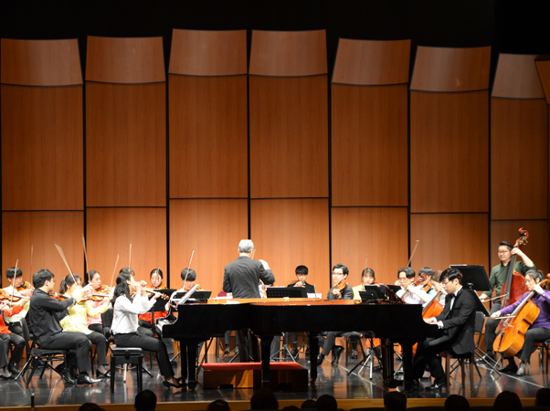 Camerata 서울 예술 고등학교의 무대  