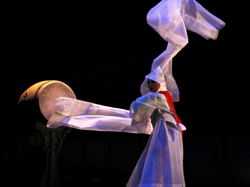 僧舞－悠久の歴史を誇る韓国仏教の伝統と民俗舞踊の美が一体となった作品