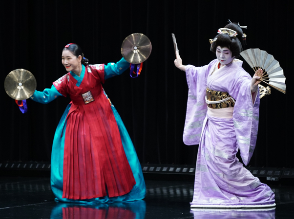 韓日伝統舞踊の共演
