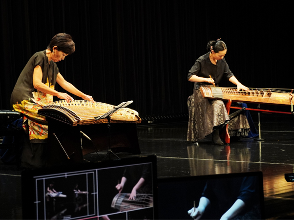 コムンゴと二十五絃箏の共演