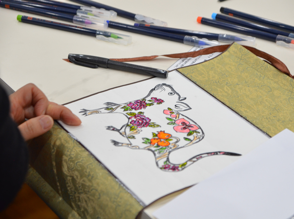 2階で歳絵（セファ：新年を祝う絵）描きを体験します