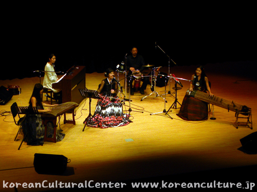 韓国伝統音楽のフュージョングループ「アイエス(Infinity of Sound)」