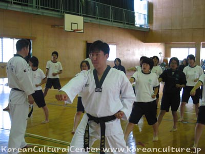 長崎県立対馬高等学校　テコンドー出張講座