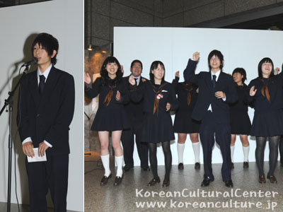 関東国際高等学校の学生が韓国語スピーチと韓国語で歌を披露