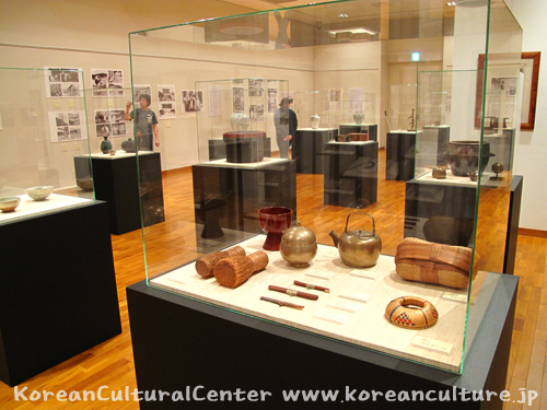 【特別展】「柳宗悦 朝鮮とその藝術」展示の風景